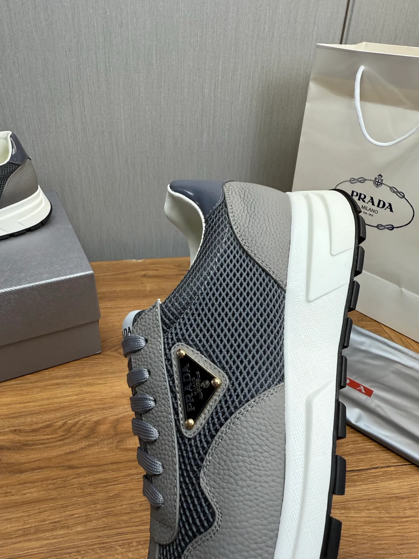 Men's shoes 💰560💰 [PRADA] Men's shoes are popular in the counter, official website is synchronized, 1 high-quality shipment ✔️Original cowhide mesh + cowhide lining, 1🆚1 replica, original sole, 38-45 (45 customized, non-refundable)